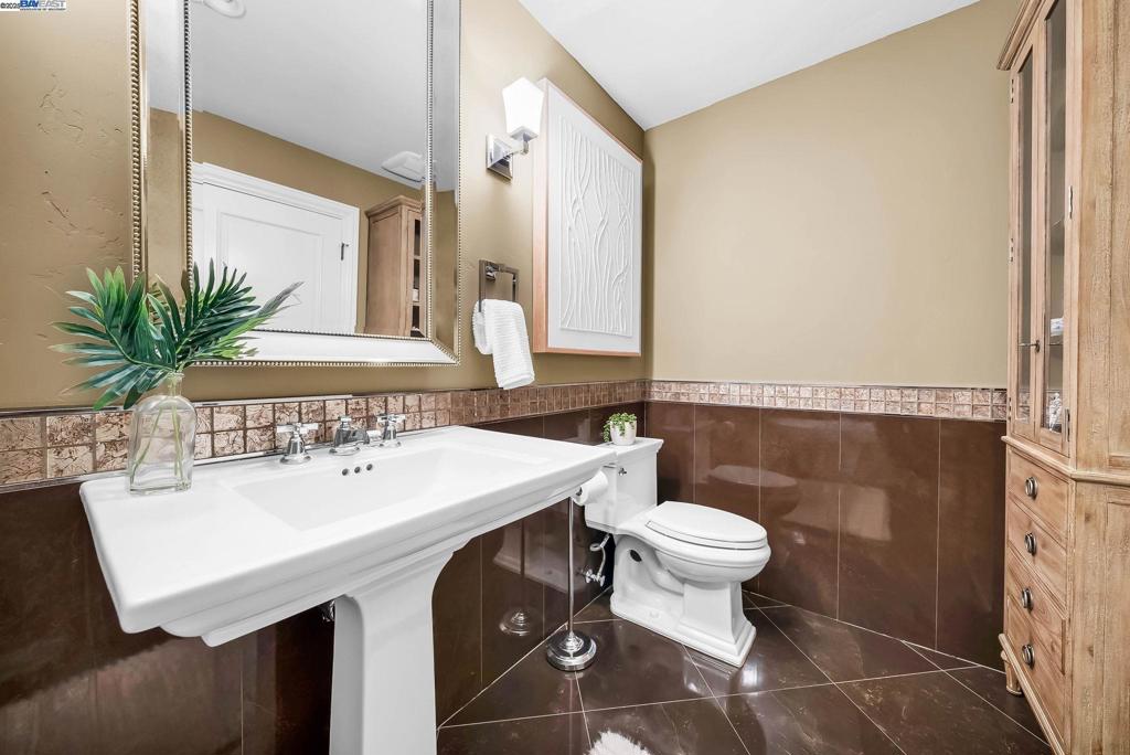 CROW CANYON C.C. - Residential