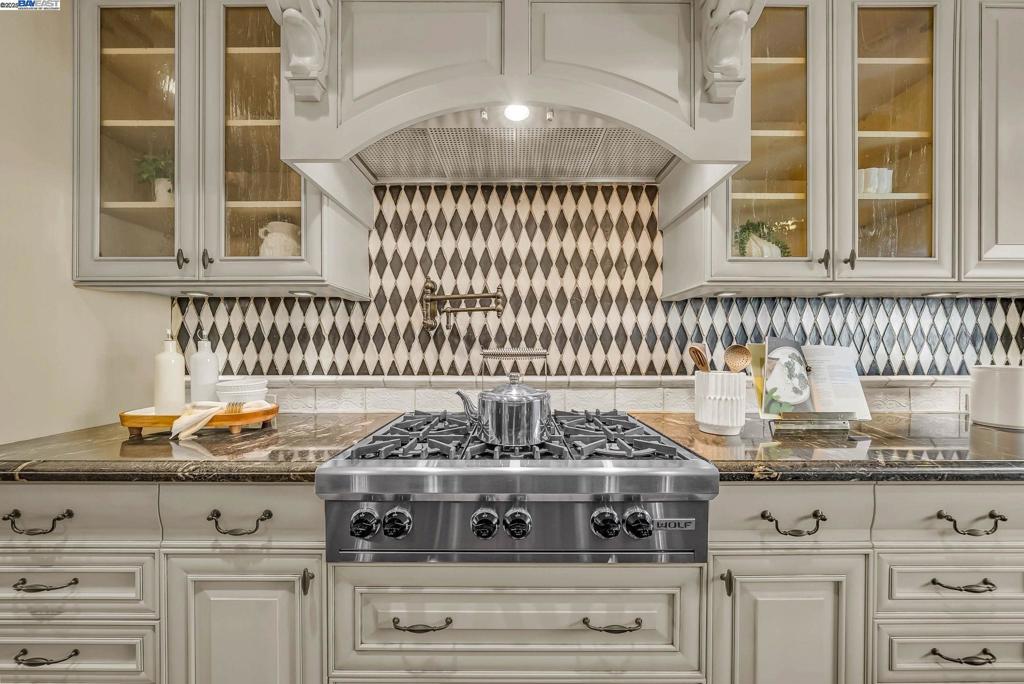 CROW CANYON C.C. - Residential