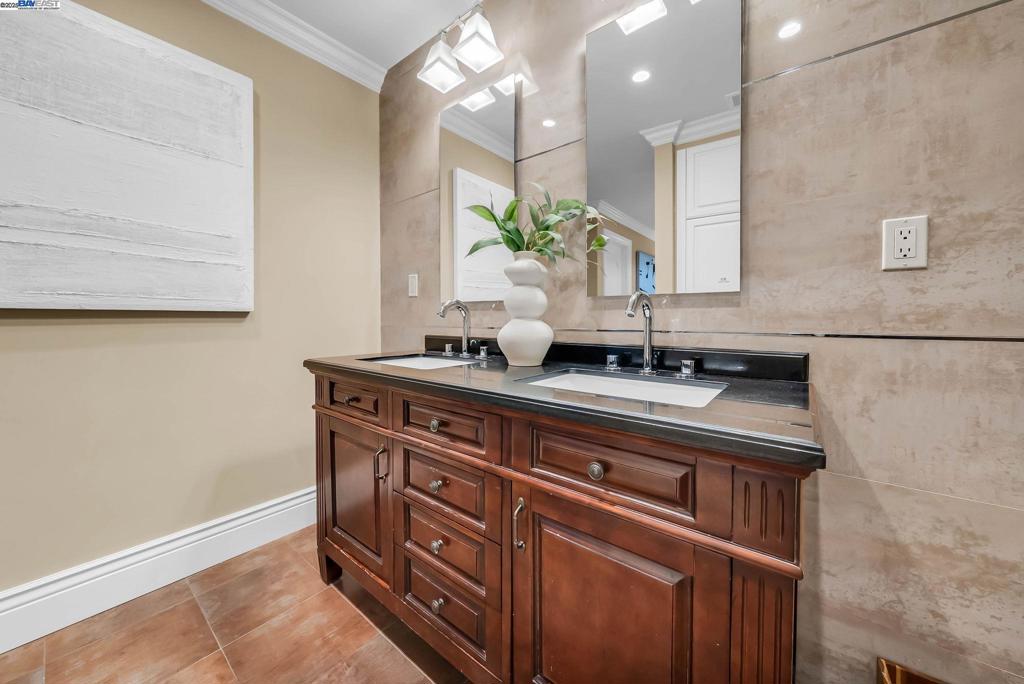 CROW CANYON C.C. - Residential