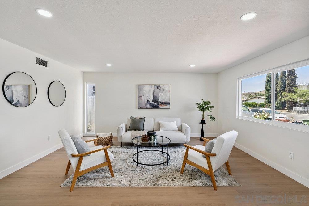 8313 Carlton Oaks Dr