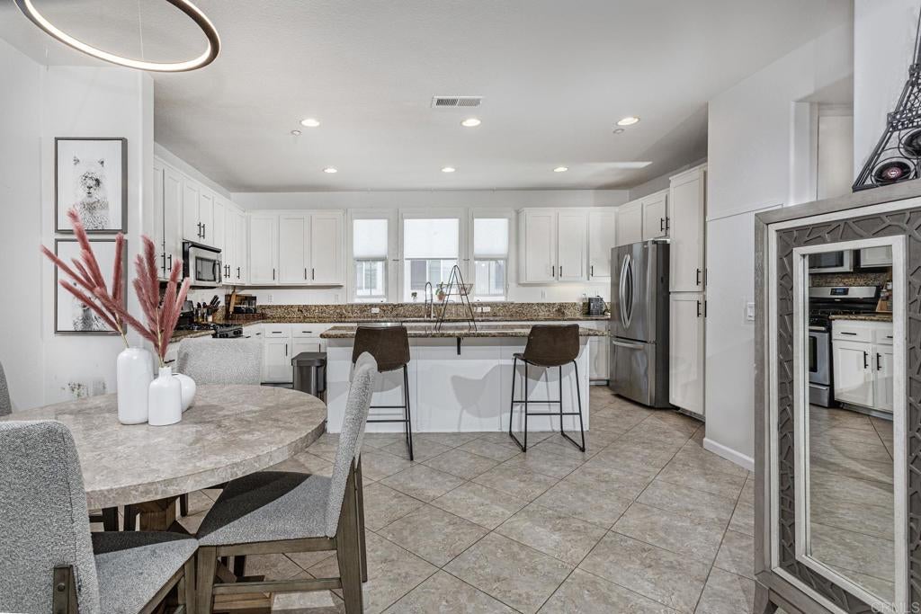 1646 Hickory Nut Place