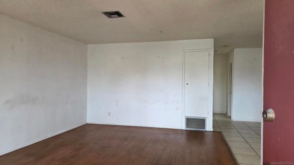 Photo of 5020 Frink Avenue Ave, San Diego, CA 92117 (MLS # 260009261SD)