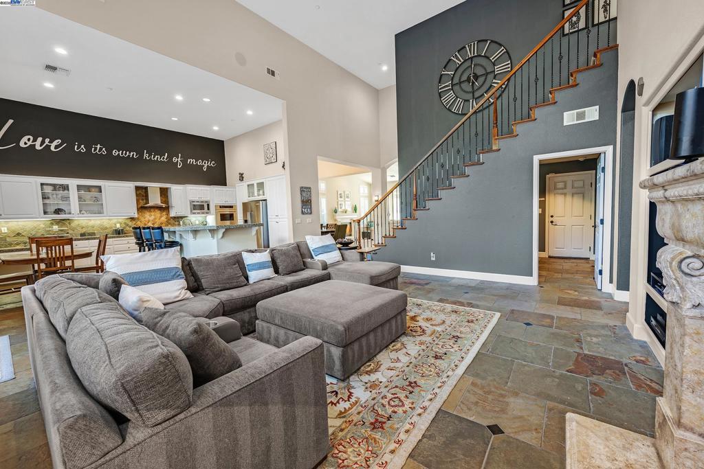 HENRY RANCH - Residential