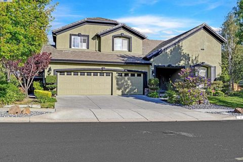 Photo of 4 Henry Ranch Dr Dr, San Ramon, CA 94583 (MLS # 41115497) Photo of 4 Henry Ranch Dr Dr, San Ramon, CA 94583 (MLS # 41115497)