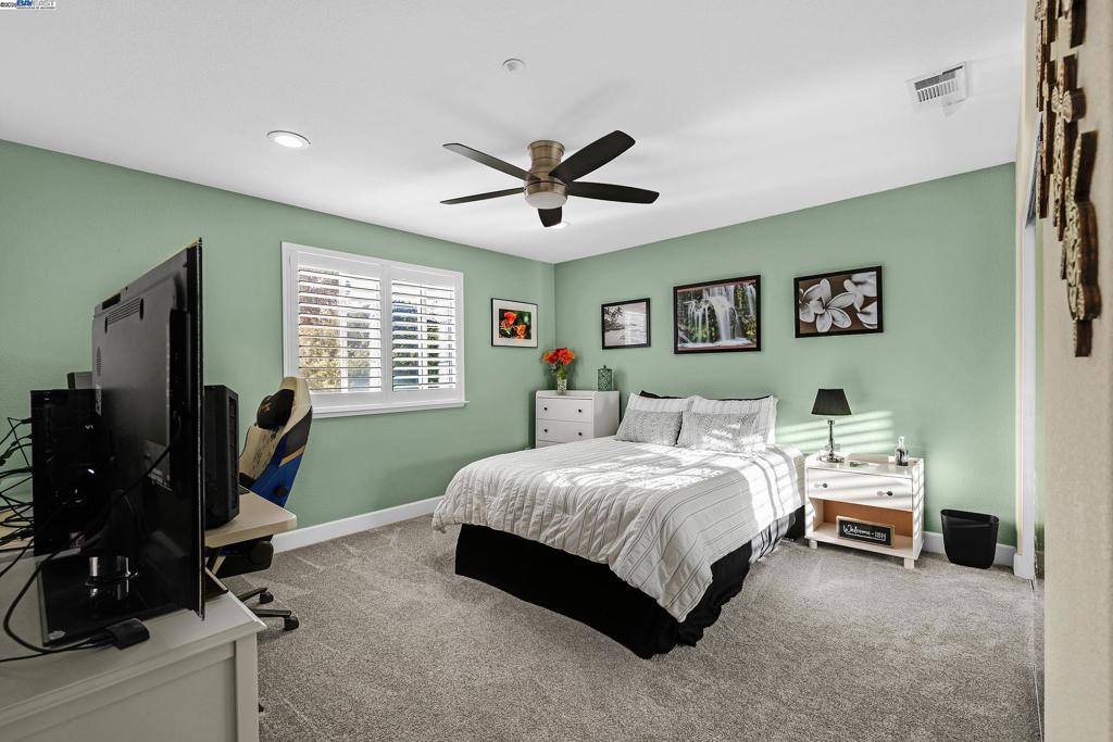 HENRY RANCH - Residential