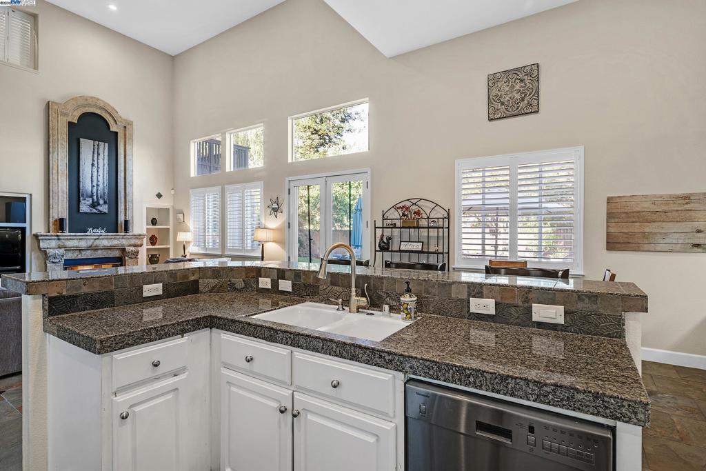 HENRY RANCH - Residential