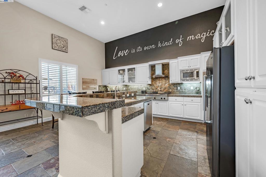 HENRY RANCH - Residential