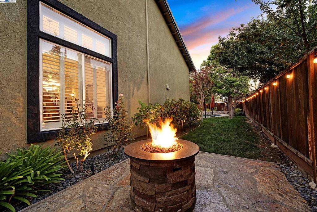 HENRY RANCH - Residential