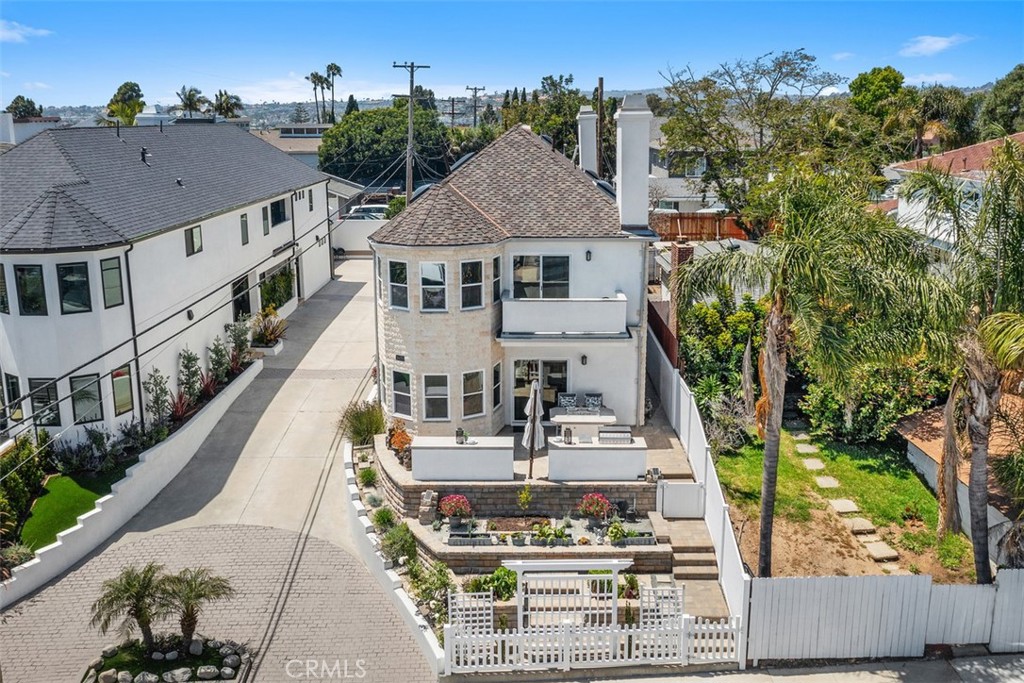 26151 Via California