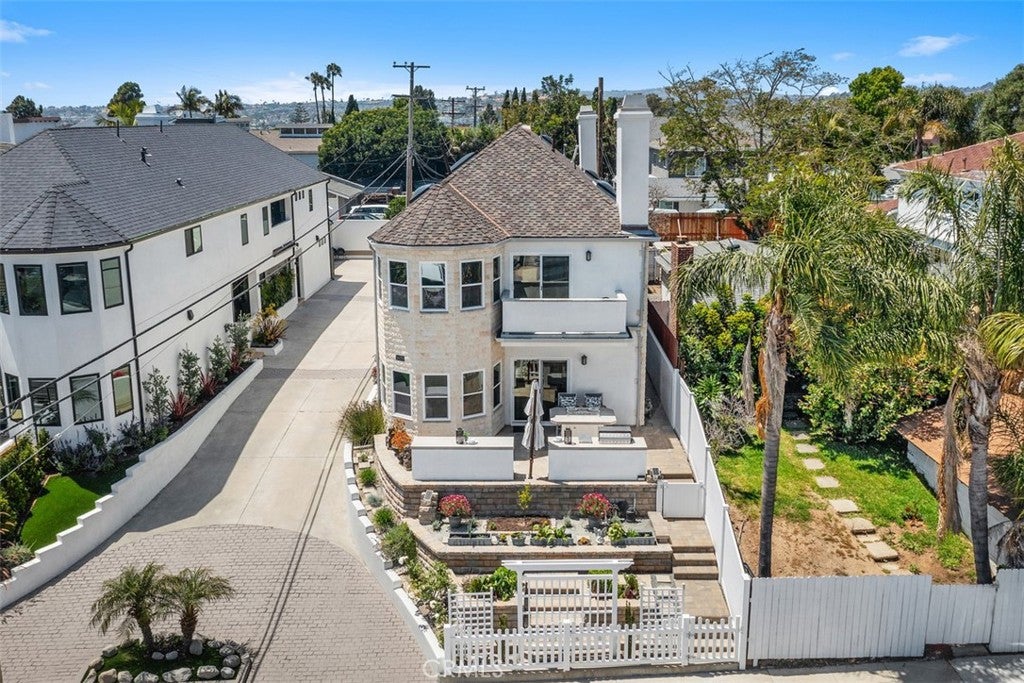 26151 Via California
