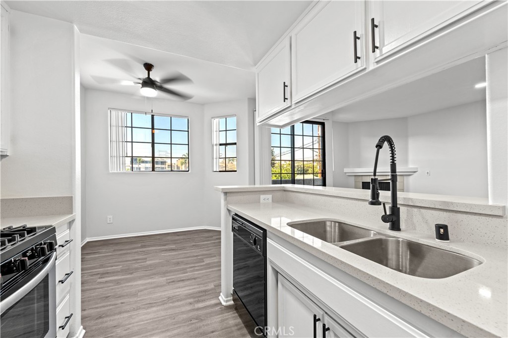 Properties 1 526 N Hollywood Way