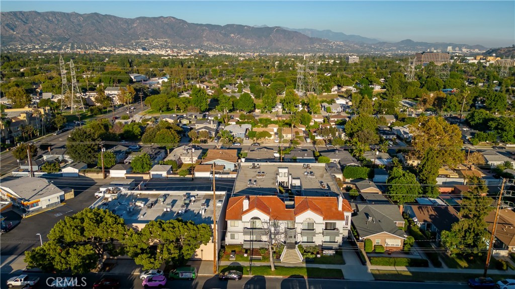 Properties 2 526 N Hollywood Way