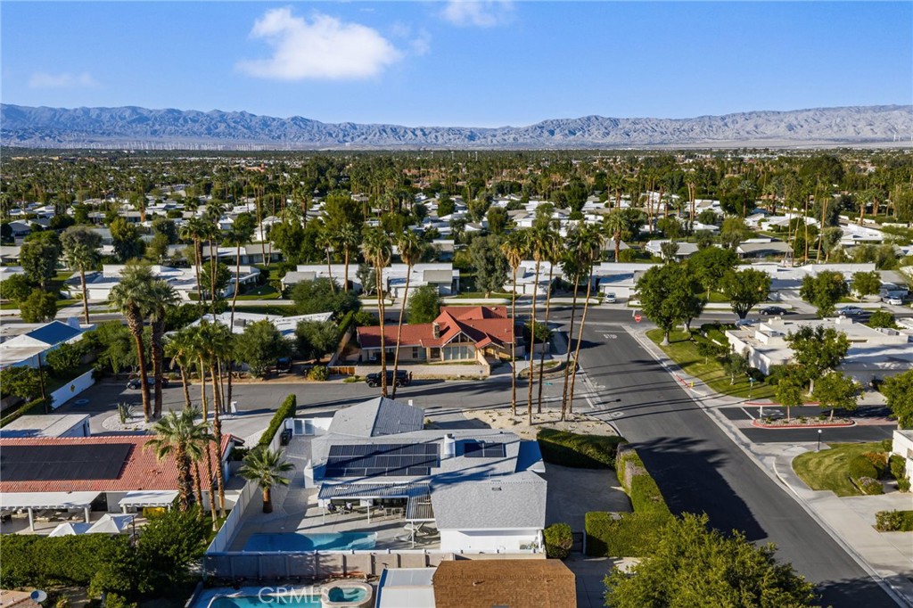 Los Compadres (33459) - Residential