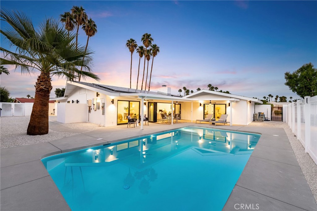 Los Compadres (33459) - Residential