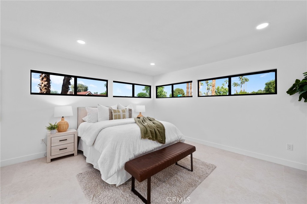 Los Compadres (33459) - Residential