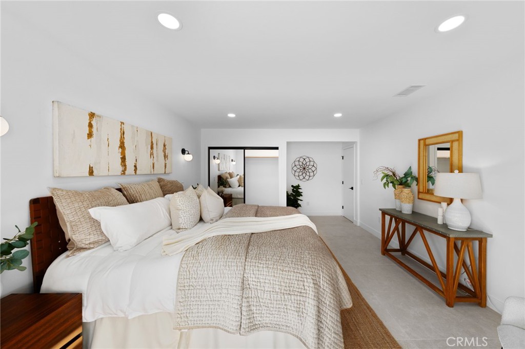 Los Compadres (33459) - Residential