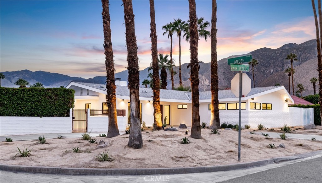 Los Compadres (33459) - Residential