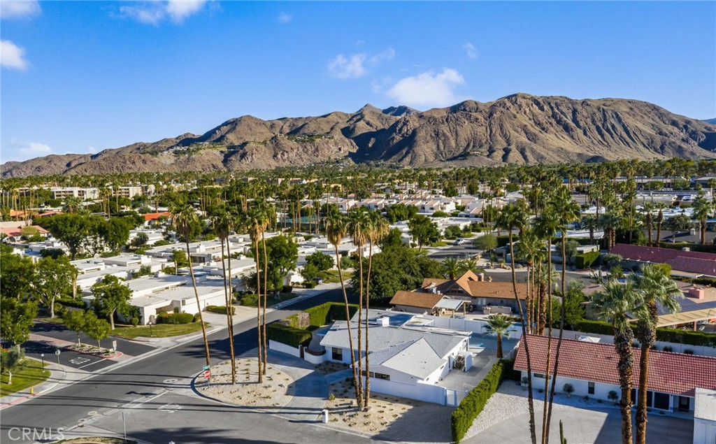 Los Compadres (33459) - Residential