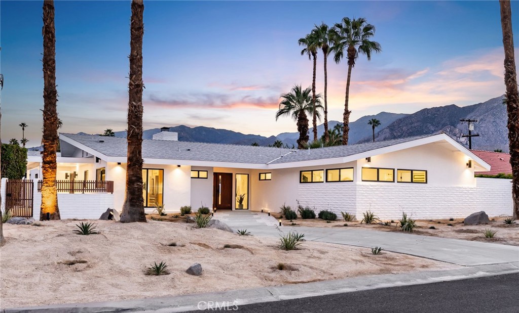 Los Compadres (33459) - Residential