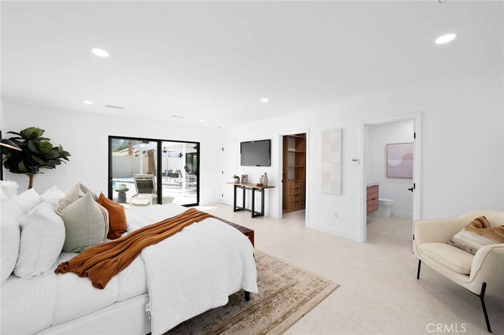 Los Compadres (33459) - Residential