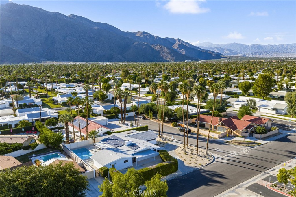 Los Compadres (33459) - Residential