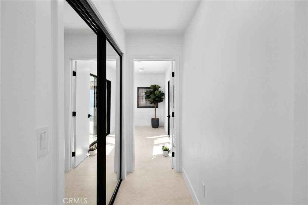 Los Compadres (33459) - Residential