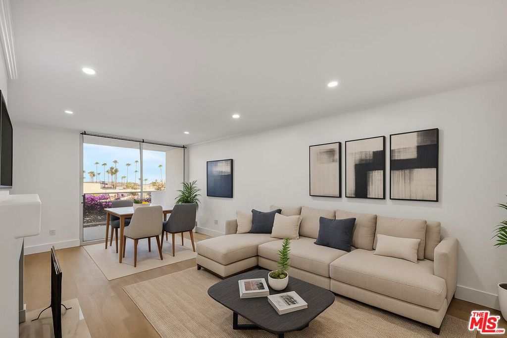Properties 2 723 Palisades Beach Road 102