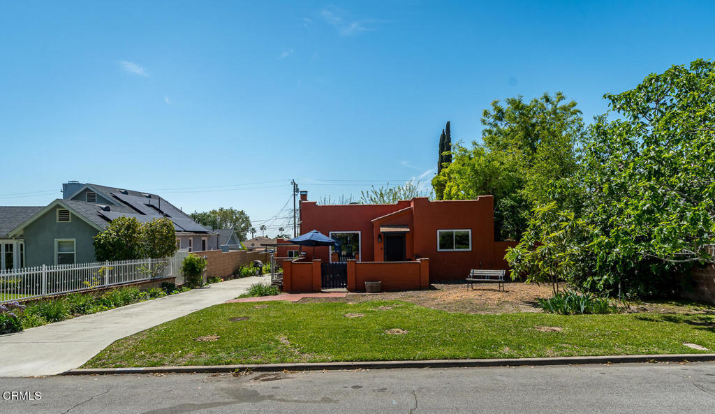 1728 Oakwood Street