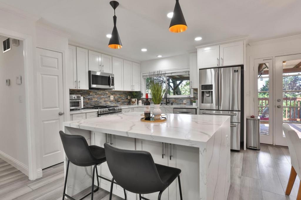 1619 Hallbrook Drive