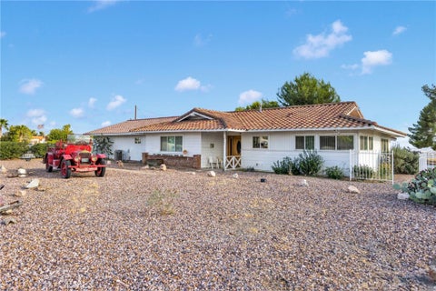 Photo of 18947 Waseca RD, Apple Valley, CA 92307 (MLS # HD26215320)