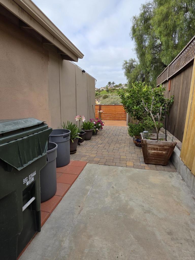 3438 De Leone Road