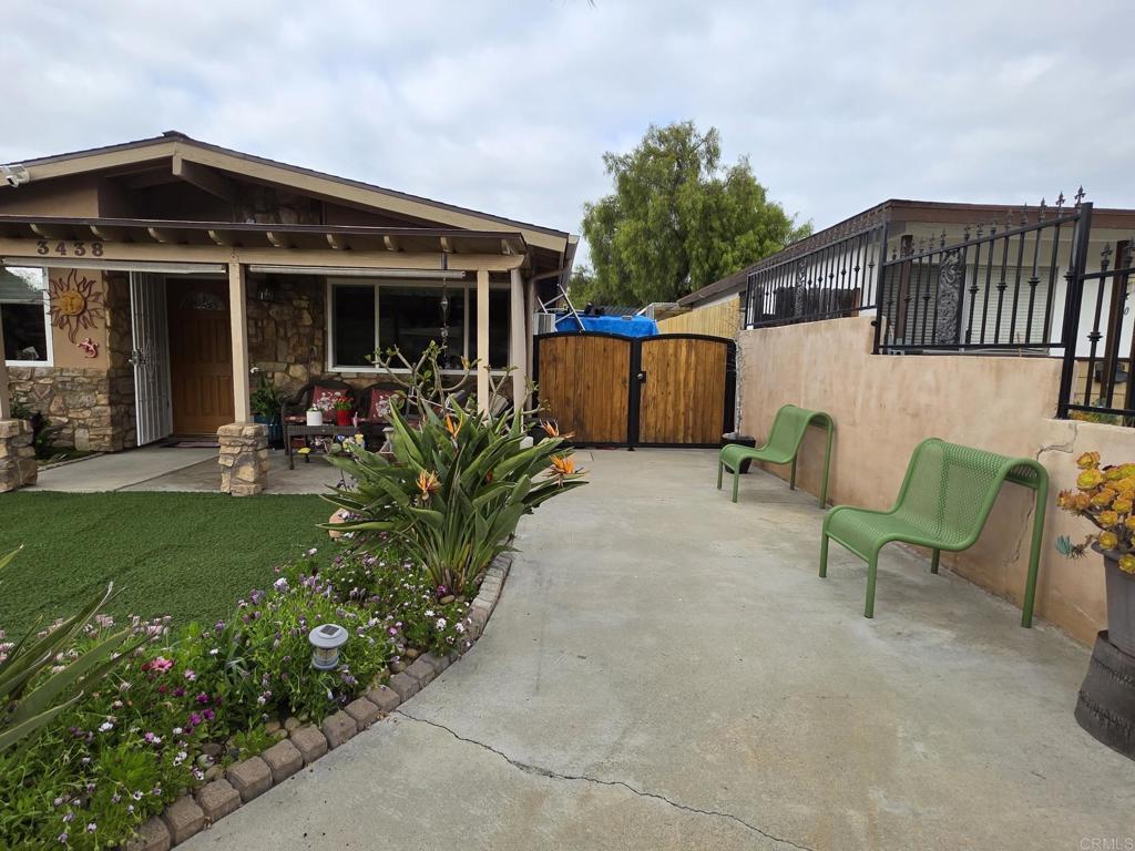 3438 De Leone Road