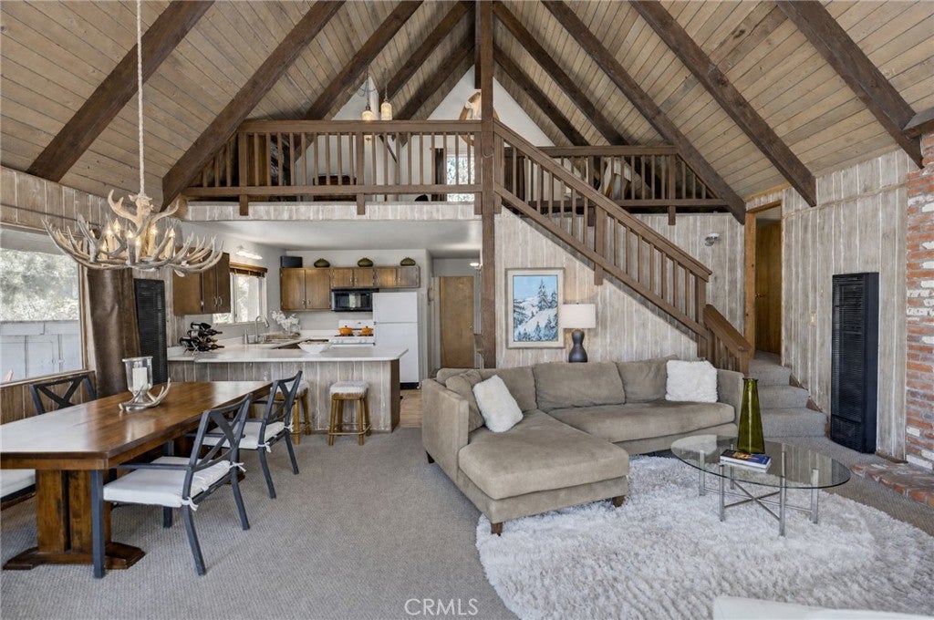 1604 Woodland Drive