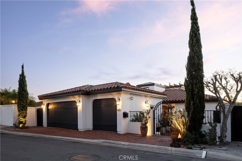 Photo of 420 De Sola Terrace, Corona Del Mar, CA 92625 (MLS # NP26077079)