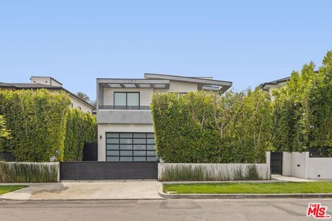 Photo of 839 N Spaulding Avenue, Los Angeles, CA 90046 (MLS # 25590063) Photo of 839 N Spaulding Avenue, Los Angeles, CA 90046 (MLS # 25590063)