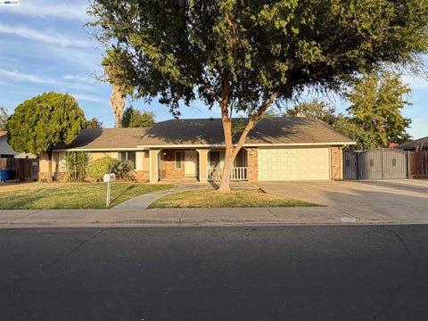 Photo of 1004 Stonum Rd RD, Modesto, CA 95351 (MLS # 41149540)