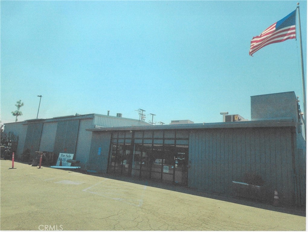 205 N Waterman
