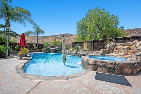 185 Alabaster Perris CA 92570