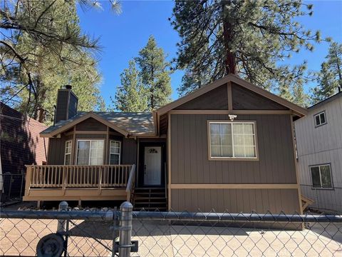 Photo of 312 W Aeroplane Blvd, Big Bear City, CA 92314 (MLS # WS26094052)