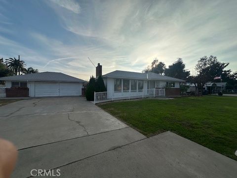 Photo of 4984 E Belmont Avenue, Fresno, CA 93727 (MLS # FR26017106)