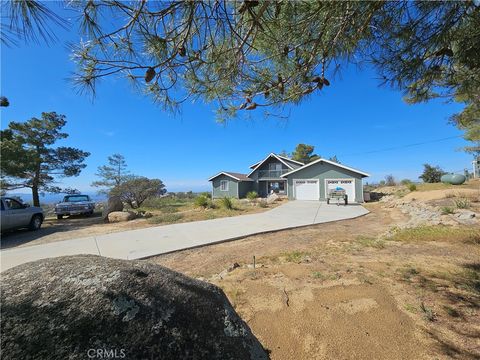 Photo of 48775 Lake Canyon Dr, Aguanga, CA 92536 (MLS # SW26038911)