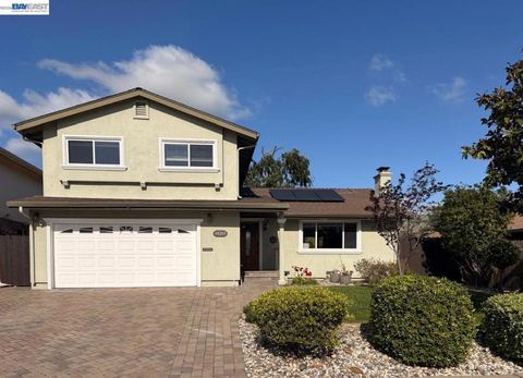 Photo of 48260 Conifer St, Fremont, CA 94539 (MLS # 41131135)