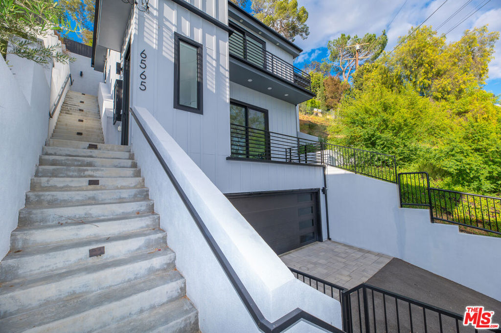 6565 Pickwick Street