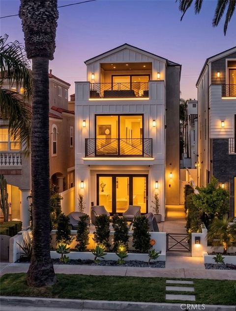 Photo of 414 9th St, Huntington Beach, CA 92648 (MLS # DW26090490)