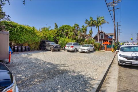 Photo of 1909 Pacific Avenue, Venice, CA 90291 (MLS # BB25215893) Photo of 1909 Pacific Avenue, Venice, CA 90291 (MLS # BB25215893)