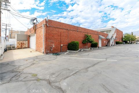 Photo of 710 W Wilson Avenue #B, Glendale, CA 91203 (MLS # GD26090802)