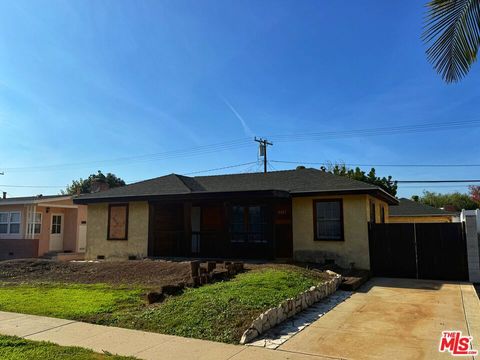 Photo of 3317 Ocana Avenue, Long Beach, CA 90808 (MLS # 26635467)