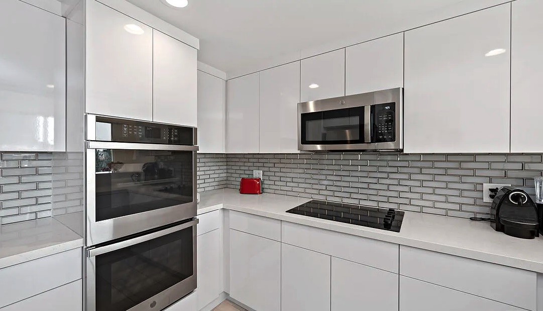 2160 Century Park E 905