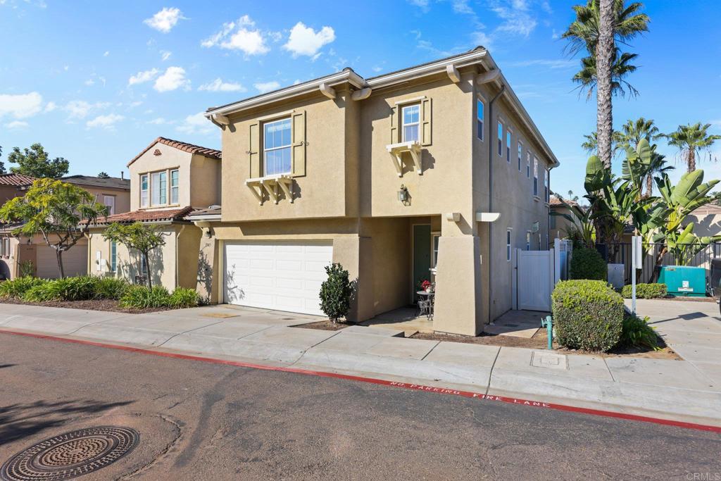 3345 Paseo De Fuentes