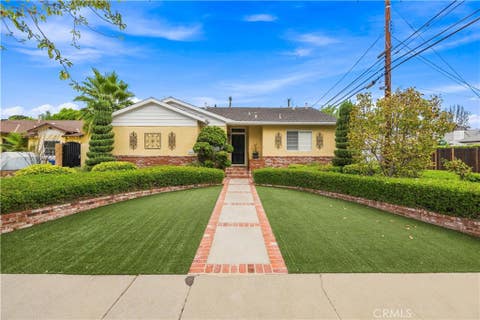 Photo of 16615 Tupper Street, North Hills, CA 91343 (MLS # SR26176320)